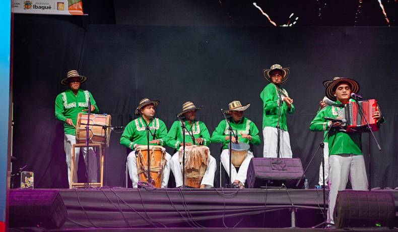 Coliseo Mayor vivió el Encuentro Internacional del Folclor y el Festival de Festivales