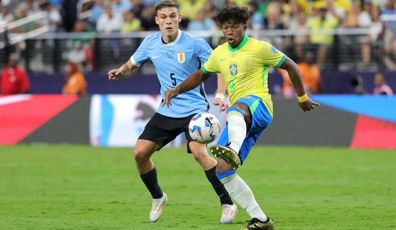 Uruguay dejó en el camino a Brasil por penales y será rival de Colombia en semis