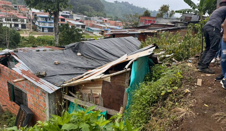 Gobernación del Tolima llega con ayuda humanitaria al municipio de El Líbano