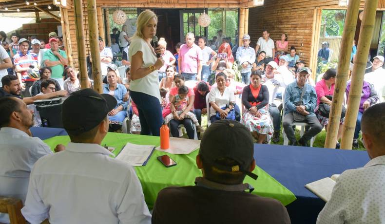 Cortolima anunció nuevas estufas y sistemas de tratamiento de aguas residuales para Coello Cocora
