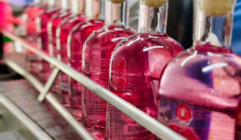 Tapa Roja pa todo el mundo, asegura la Fábrica de Licores del Tolima