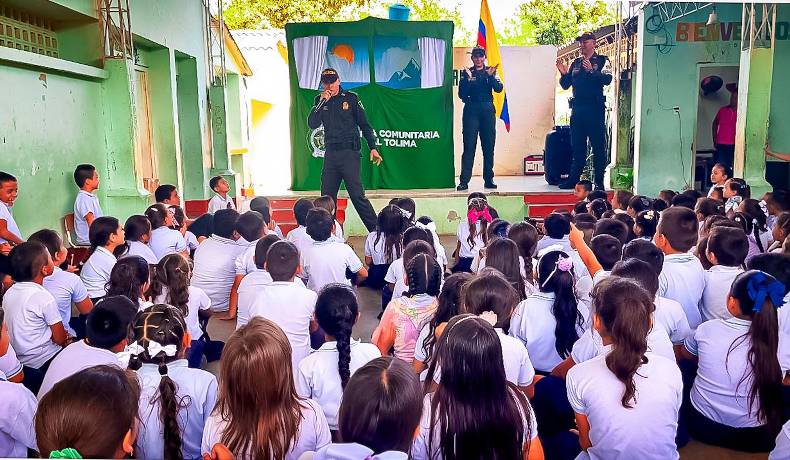 DETOL implementó estrategia de educación y prevención con títeres en el mes del orgullo patrio 