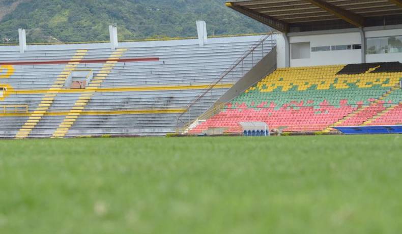 Gramado del estadio Murillo Toro, en perfectas condiciones para el juego Tolima - Pasto