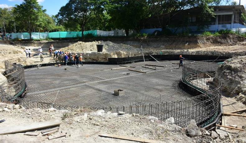 A buen ritmo avanzan obras de la piscina de olas