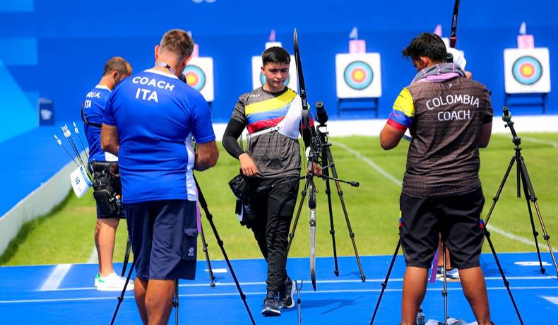 Arqueros colombianos avanzan en Paris 2024