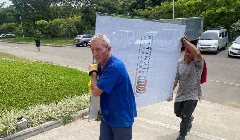 Ya está en Ibagué la cancha del hockey línea para Panamericanos