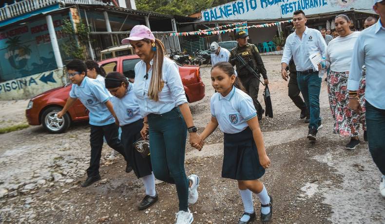 Gobernación hace llamado a MinEducación y la ANI para reubicar institución educativa en Icononzo