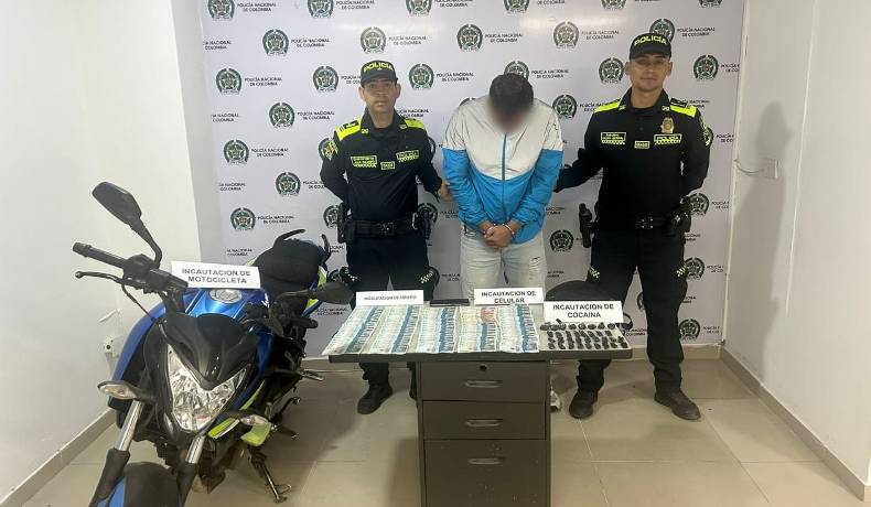 Capturadas de 6 personas y recuperada una motocicleta