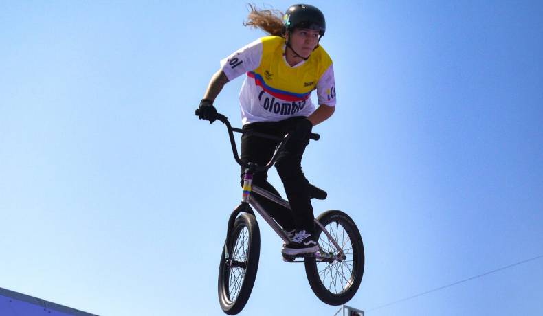 Queen Saray Villegas clasificó a la final olímpica del BMX Freestyle en París 2024