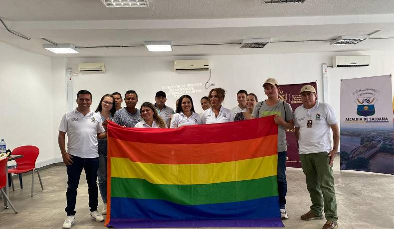 Gobernación del Tolima concerta con comunidades sexualmente diversas