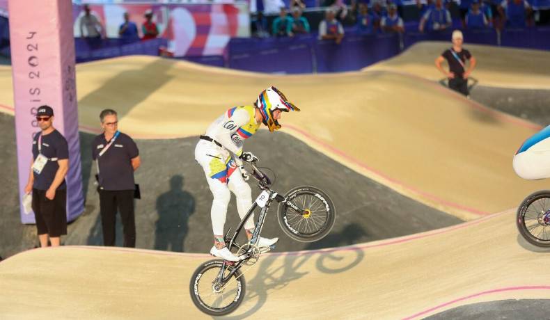 Sufrida clasificación a semifinales para el BMX colombiano