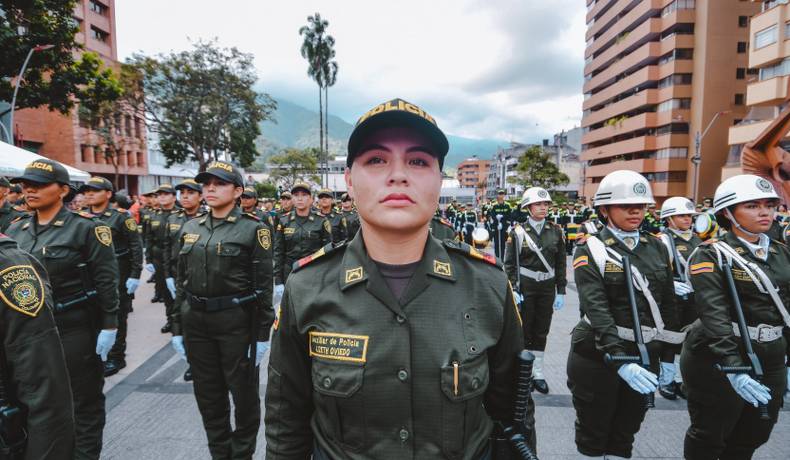 87 jóvenes juraron bandera como nuevos auxiliares de la Policía Nacional en el Tolima