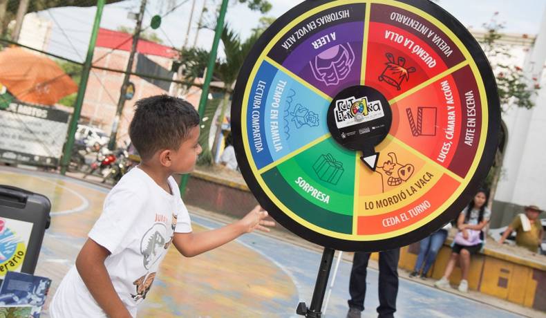 En las comunas siete y 11 de Ibagué inició el recorrido de la Ruleta Literaria