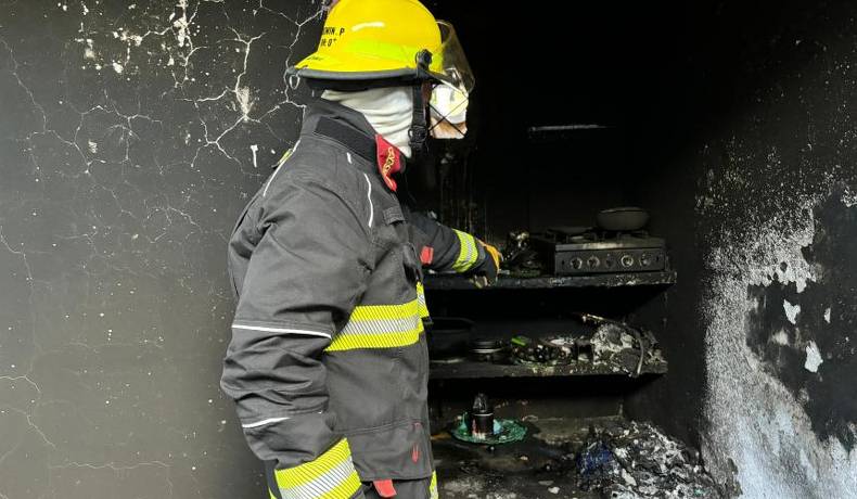 Bomberos controlaron incendio estructural en el barrio Arado