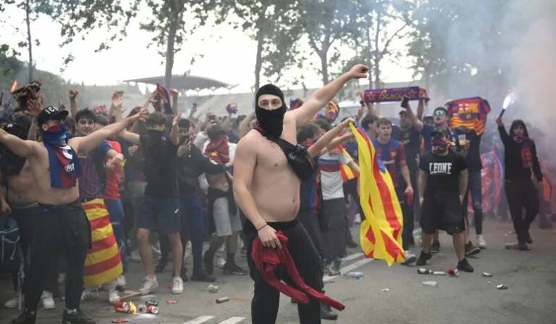 UEFA sancionó al FC Barcelona por comportamiento racista