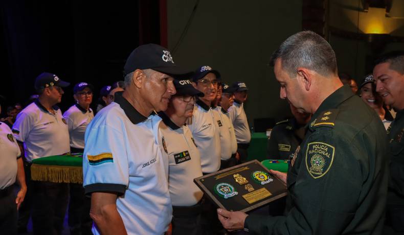 Policía Metropolitana de Ibagué celebró el 40° aniversario de la Policía Cívica de Mayores