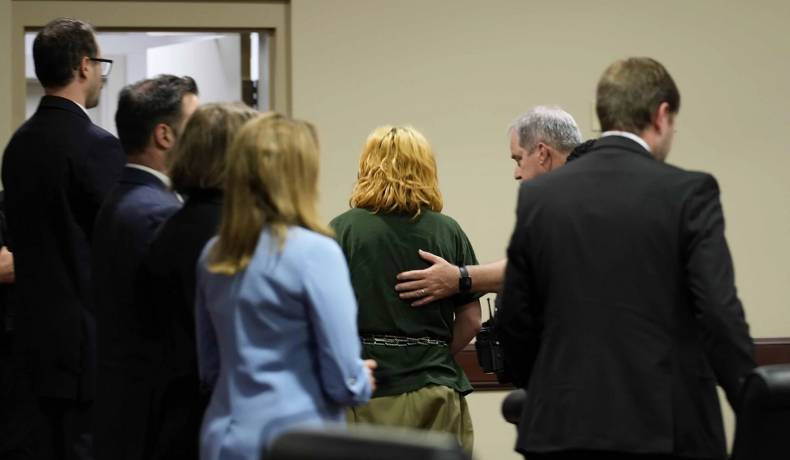 Acusan de asesinato al padre del joven sospechoso de tiroteo de Georgia