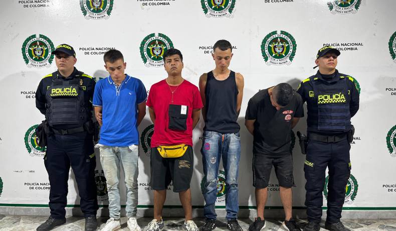 4 capturados por hurto a un taxista en Cerro Gordo