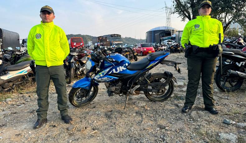Dos motocicletas y siete computadores de vehículos incautados en Ibagué