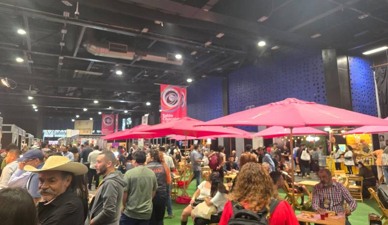 Hasta el Salón del Chocolate en México llegaron cacaoteros del Tolima