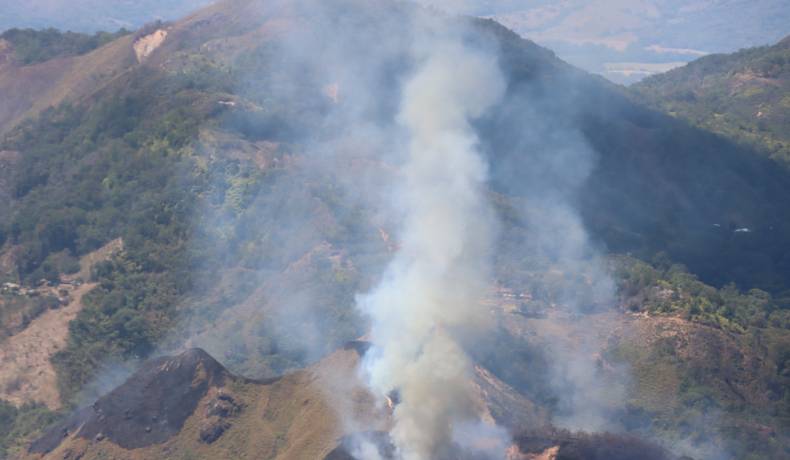 Indígenas, socorristas, organismos y autoridades apagan parte del incendio en Natagaima
