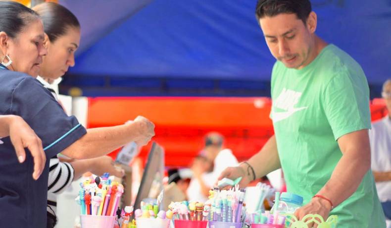 Éxito Rotundo en la Feria de Emprendimiento Pensando en Ti