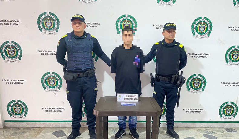 Dos personas fueron capturadas por portar celulares con reporte de hurto