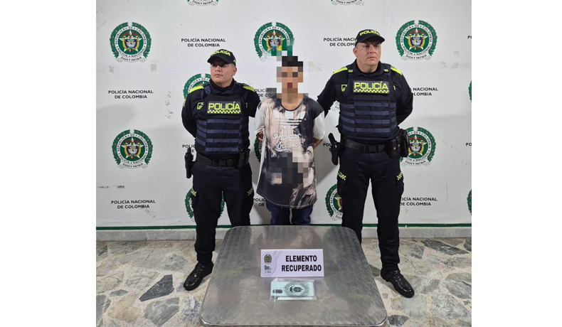 Dos personas fueron capturadas por portar celulares con reporte de hurto