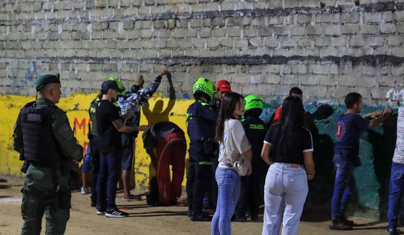 12 capturas, incautación de 2 armas traumáticas y más de 252 armas cortopunzantes, cifras del fin de semana en Ibagué