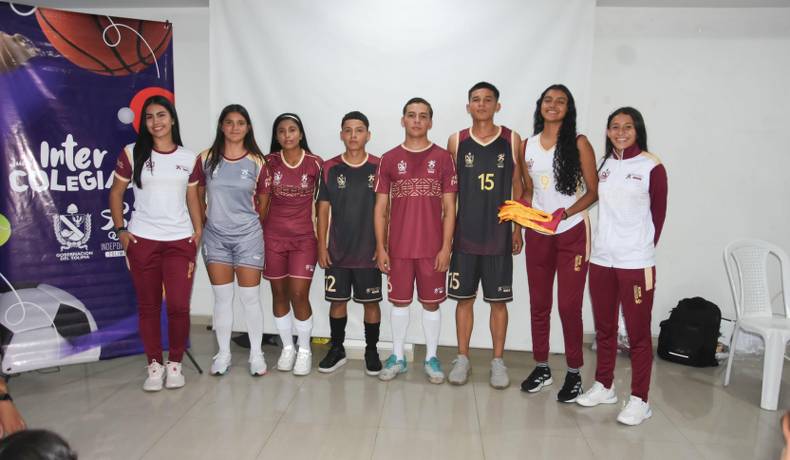 Gobernación hizo entrega de indumentaria a deportistas que irán a fase regional de Juegos Intercolegiados