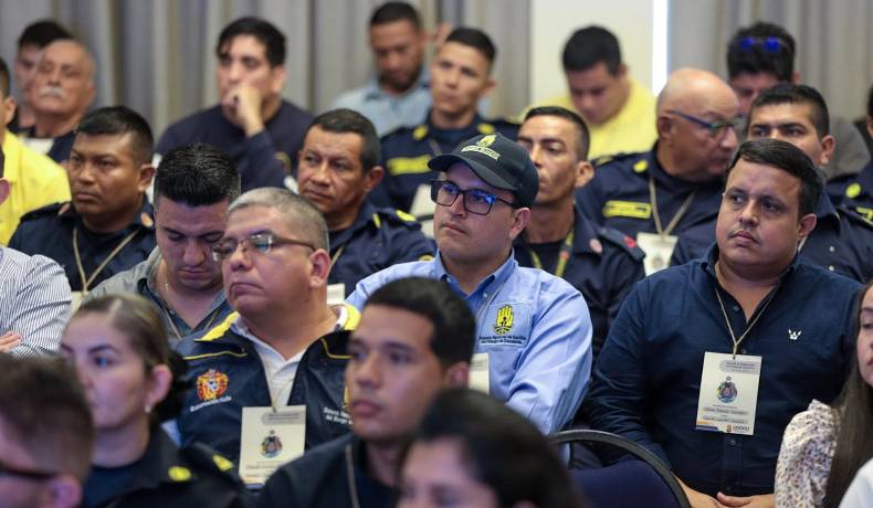 El Tolima fortalece la gestión de incendios forestales con primer Seminario Internacional en Ibagué