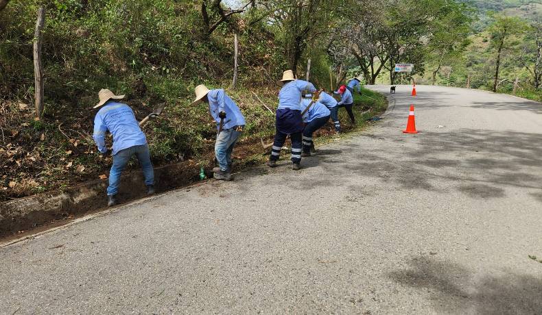 Secretaría de Infraestructura adelanta intervenciones en corredor Coyaima-Ataco-Planadas para mejorar movilidad