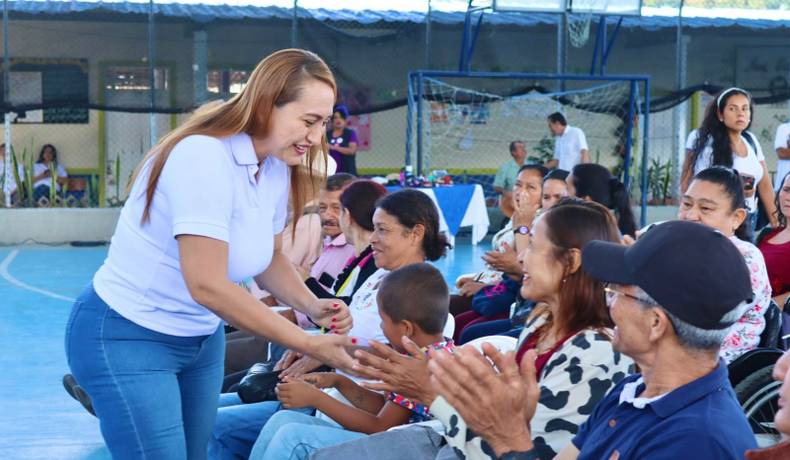 Gobernación del Tolima entregó 100 kits nutricionales en San Antonio