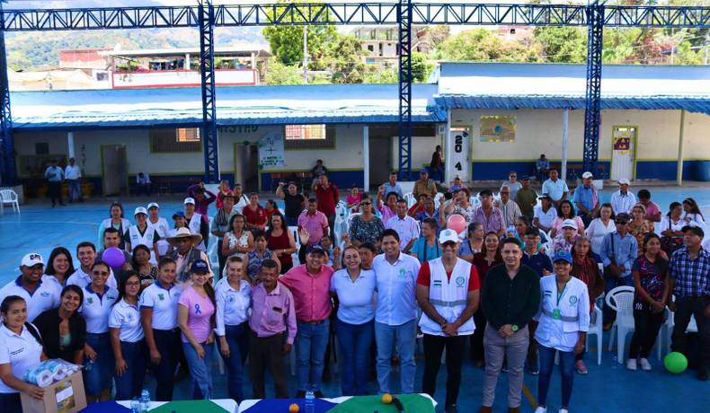 Gobernación del Tolima entregó 100 kits nutricionales en San Antonio