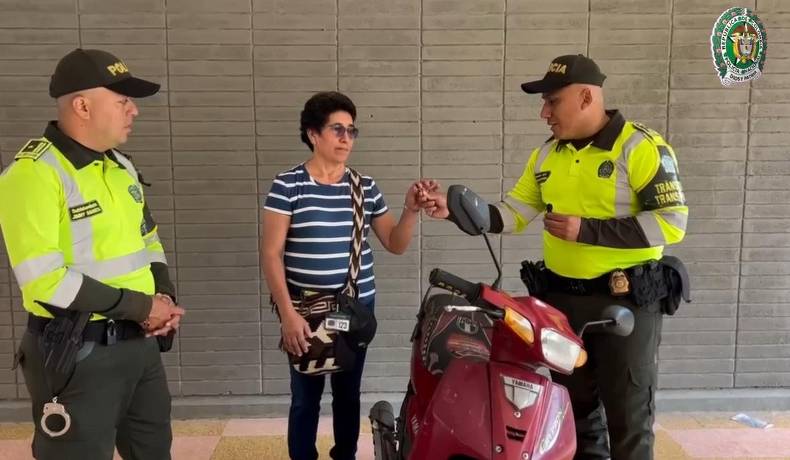 Recuperada motocicleta y devuelta a su propietaria