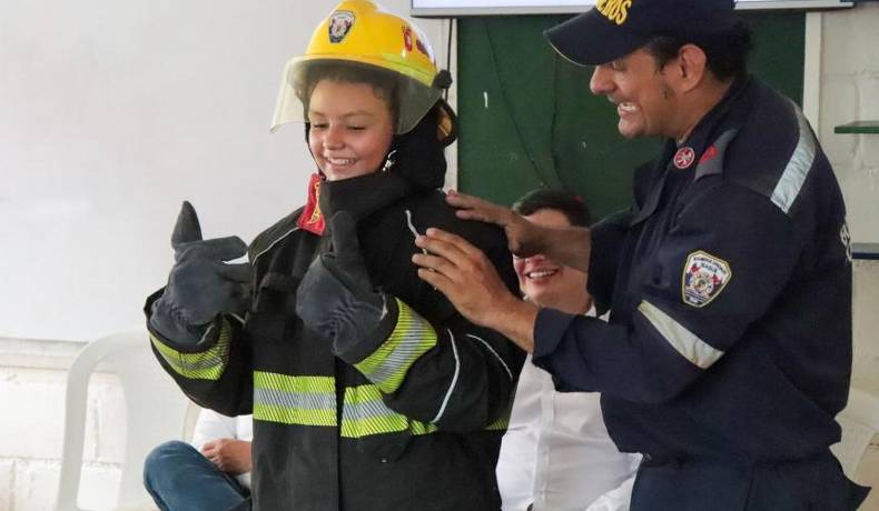 Alcaldía se toma colegios para capacitar a niños en prevención y atención de emergencias