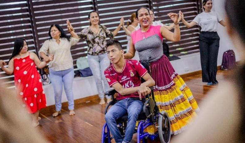 Listas convocatorias de participación de población con discapacidad en el Festival Folclórico Colombiano