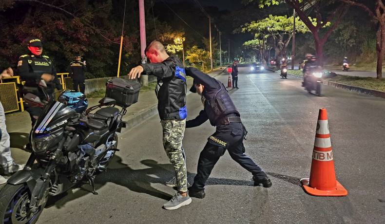 11 personas capturadas y 160 armas blancas incautadas dejaron operativos en Ibagué