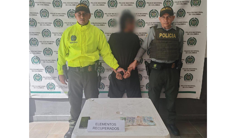 Capturado un sujeto en flagrancia, recuperado dinero y un celular