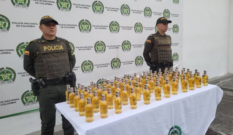 72 botellas de licor fueron incautadas en la terminal de transportes de Ibagué.