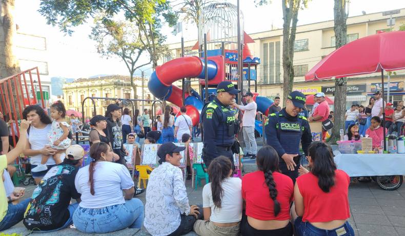 10 personas capturadas, 2 armas traumáticas y 74 armas blancas incautadas dejaron operativos del fin de semana