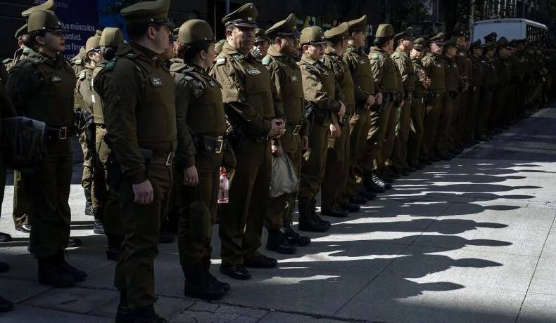 Hallados tres carabineros muertos en una patrulla incendiada en Chile