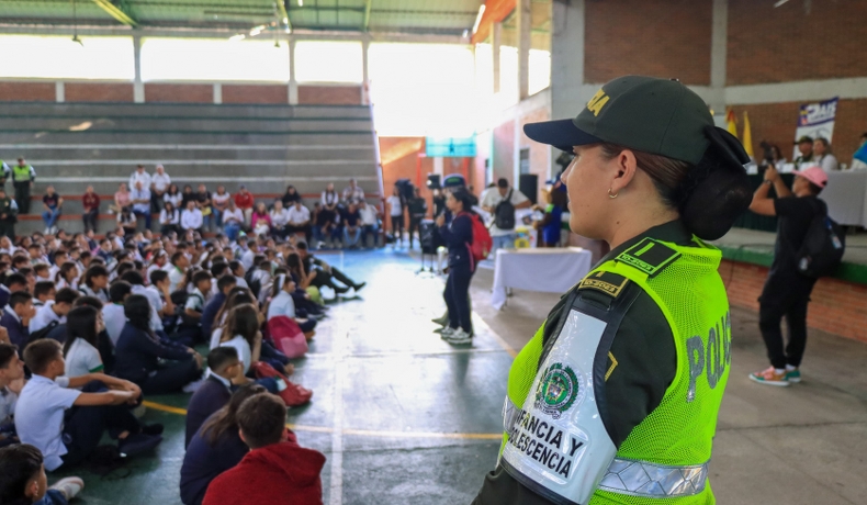En Ibagué la Policía lanza la campaña Regreso a clases, tu morral - tus sueños