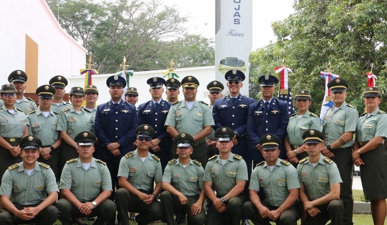 La Escuela de Aviación Policial fortalece la seguridad aérea con nuevos técnicos aeronáuticos