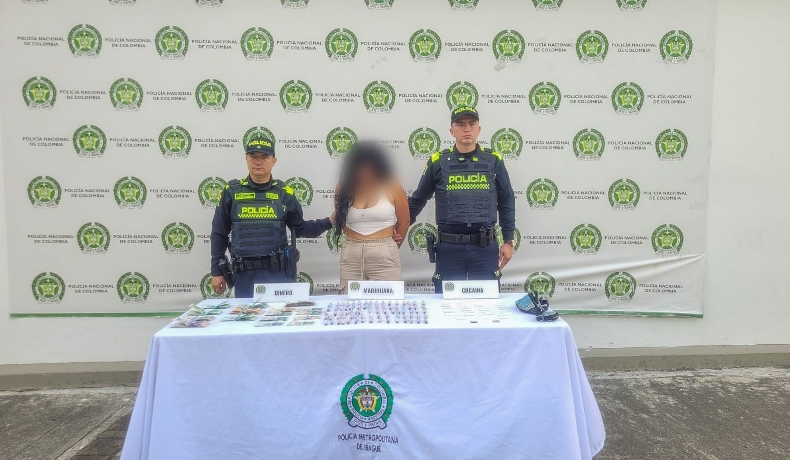 Mujer capturada en la Plaza de la 14 por tráfico de estupefacientes usaba de fachada carretilla de venta de verduras