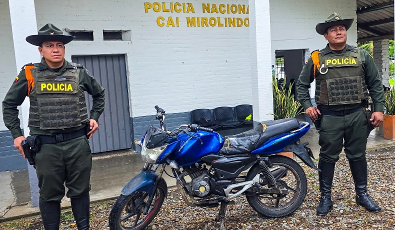 Policía recupera una moto en la vereda El Totumo
