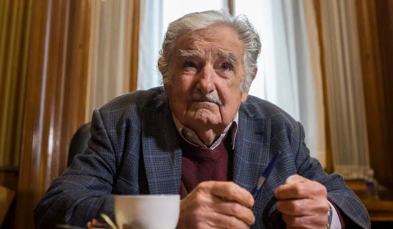 Pepe Mujica anuncia que le detectaron un tumor en el esófago difícil de tratar
