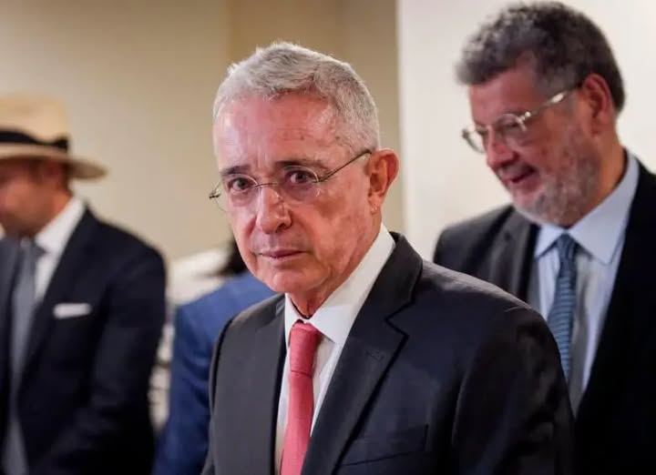 👩‍⚖️| Colombia aguarda por sentencia en el caso de Álvaro Uribe.