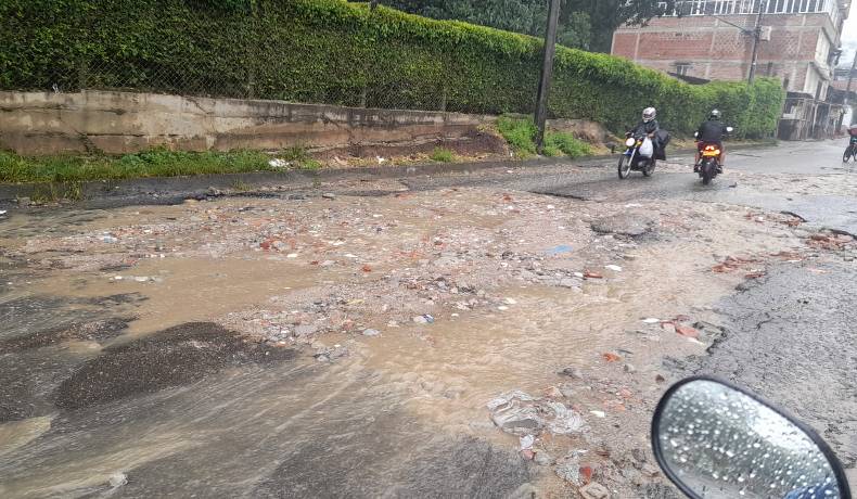 Denuncia ciudadana: Daños en la vía en el sector Altos de Ambalá por proyecto que ejecuta el IBAL