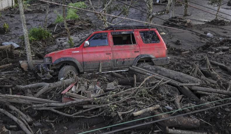 Al menos 37 muertos debido a las inundaciones en el oeste de Indonesia